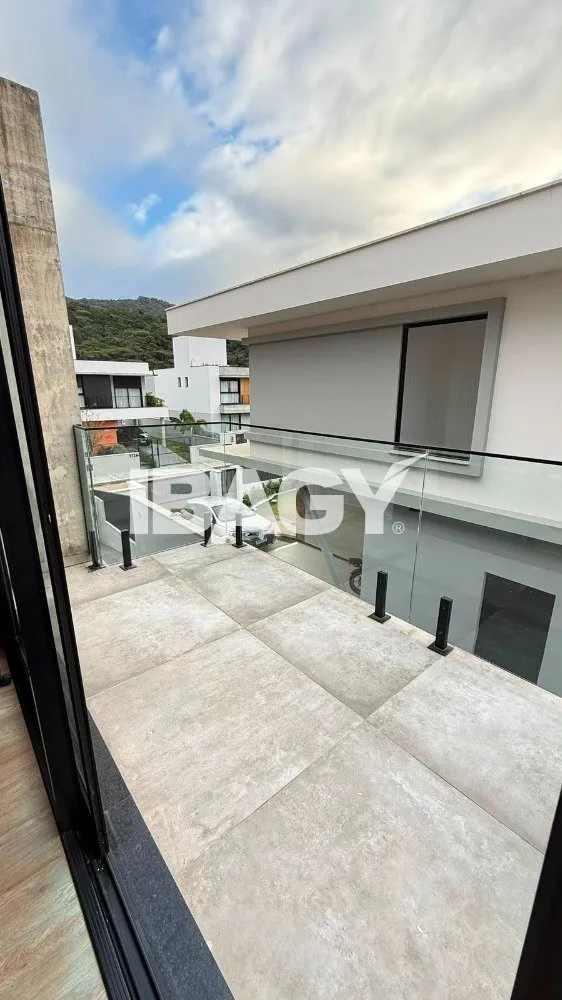 Casa en condominio con 4 dormitorios y cocina abierta — photo 26