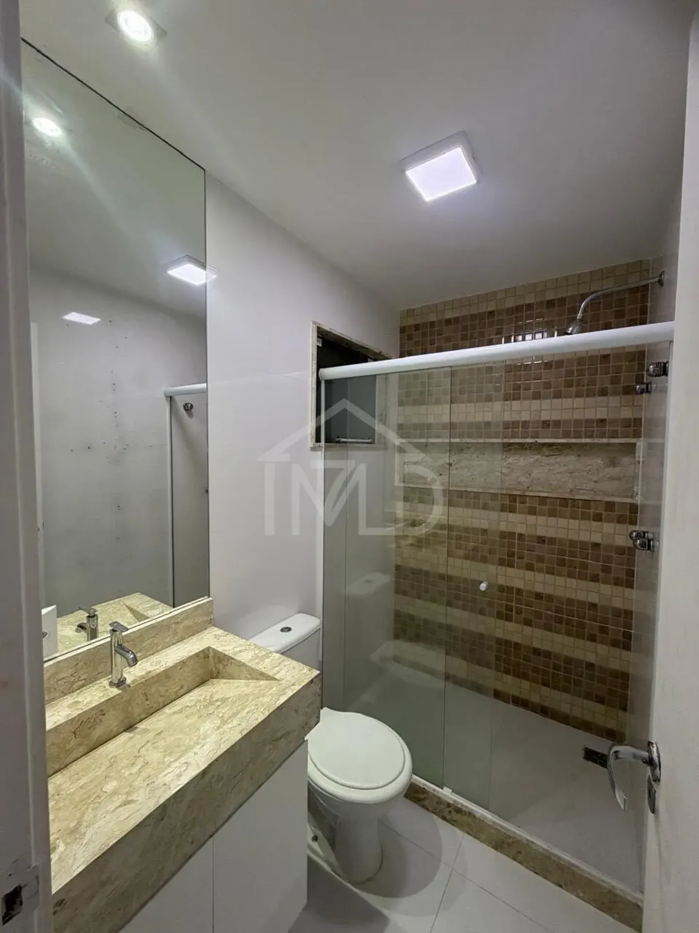 Unfurnished house with 4 bedrooms and 5 baths — photo 16