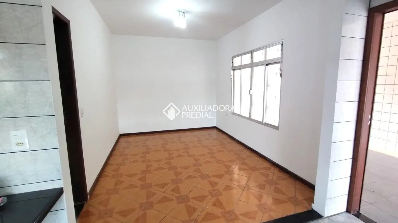 200 m² house with a bathtub and a glass-enclosed balcony — photo 23