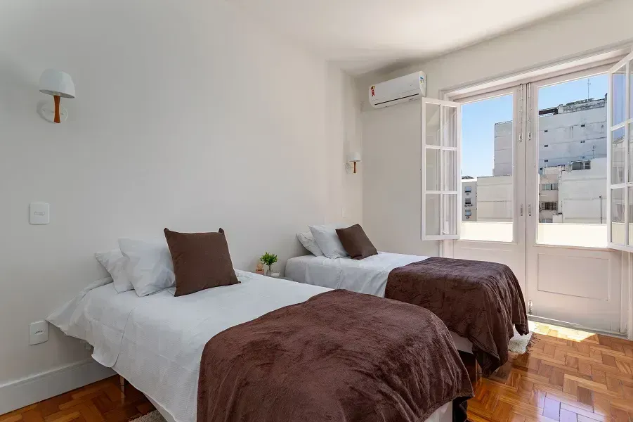 Unfurnished apartment with 3 bedrooms and 3 bathrooms — photo 31