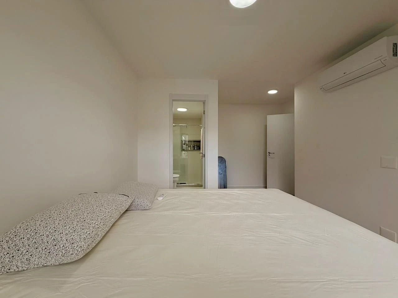 Apartamento mobiliado com 3 quartos e varanda envidraçada — photo 21