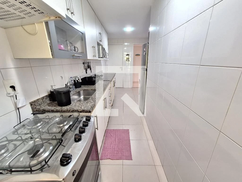 Furnished 3-bedroom apartment with 3 bathrooms — photo 14