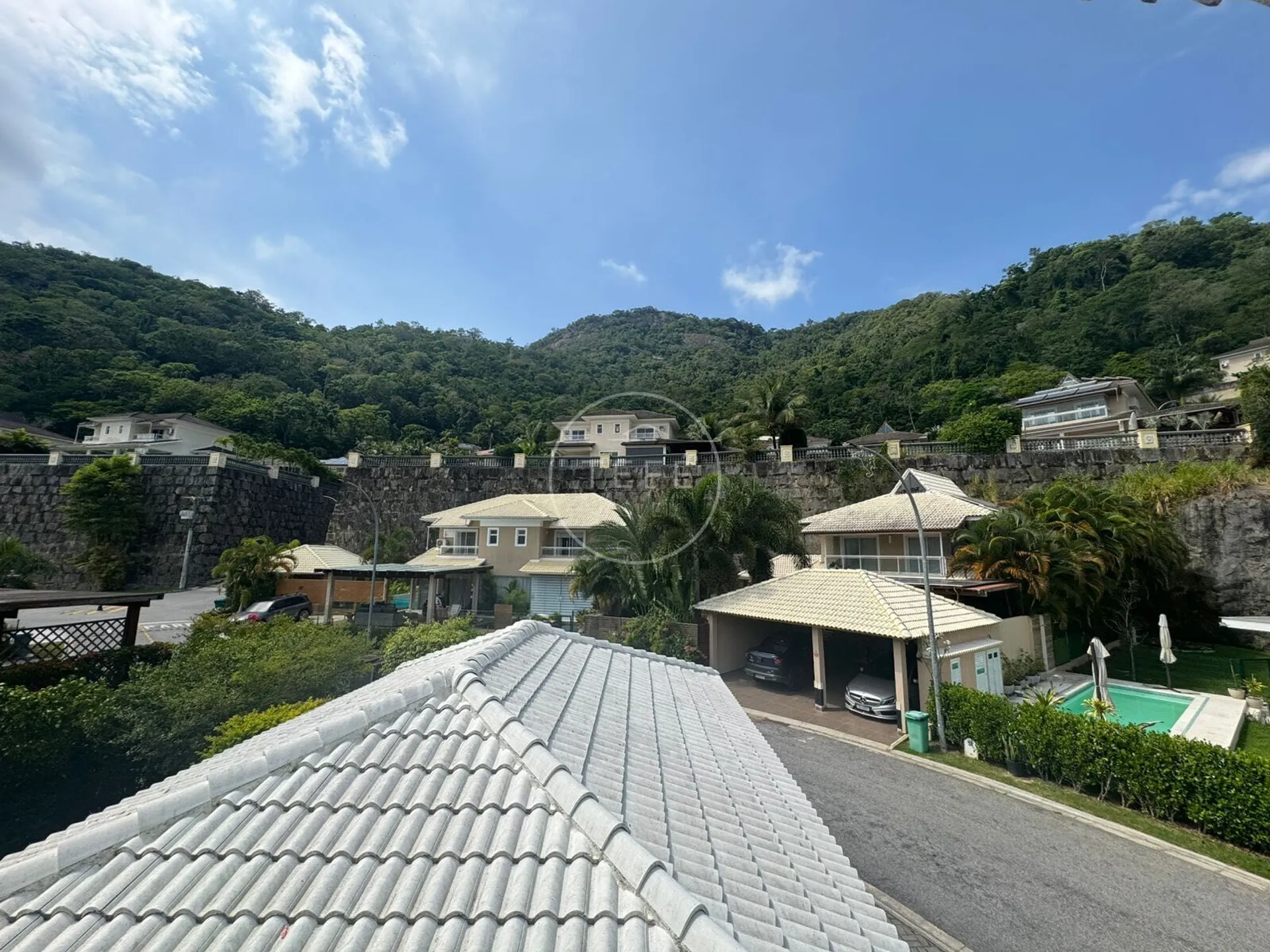 House for rent with 5 suites and 290 m² — photo 39