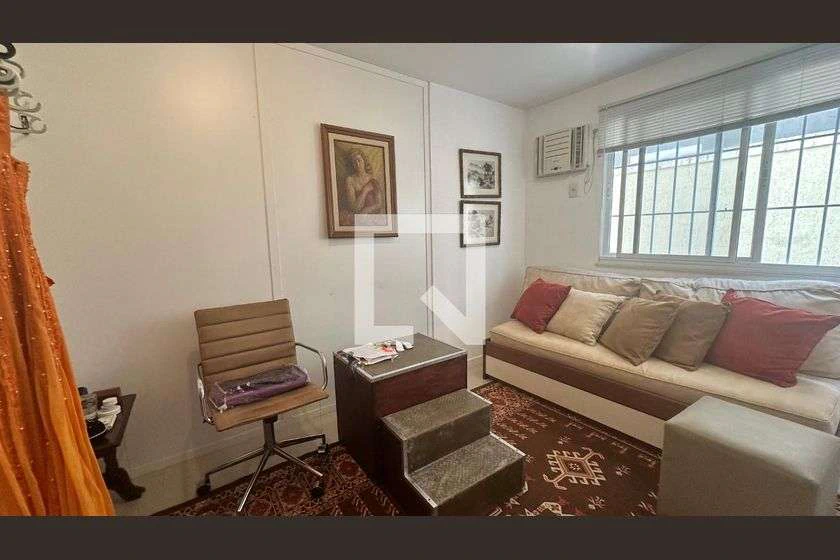 Condominium house with 5 en-suite bedrooms and pool — photo 2