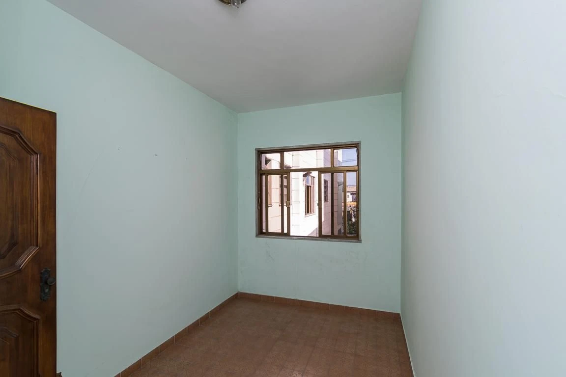 Casa sem mobília com 4 quartos e varanda — photo 53