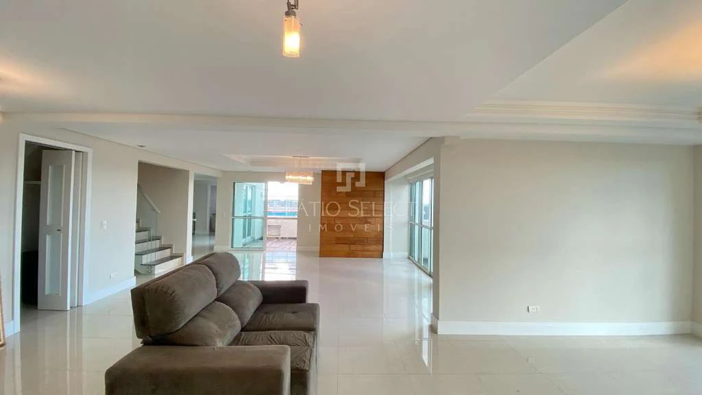 Apartamento de 4 dormitorios con ventanas del suelo al techo — photo 3