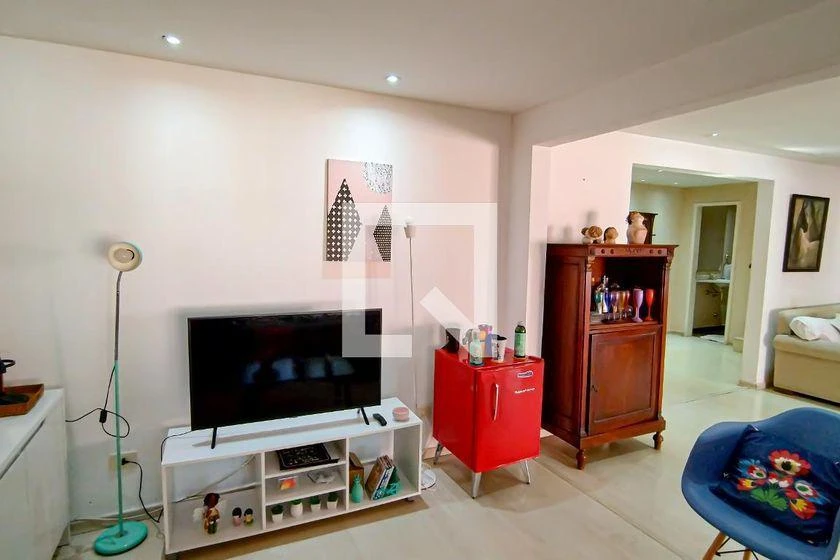Casa para locação com 3 quartos e cozinha aberta