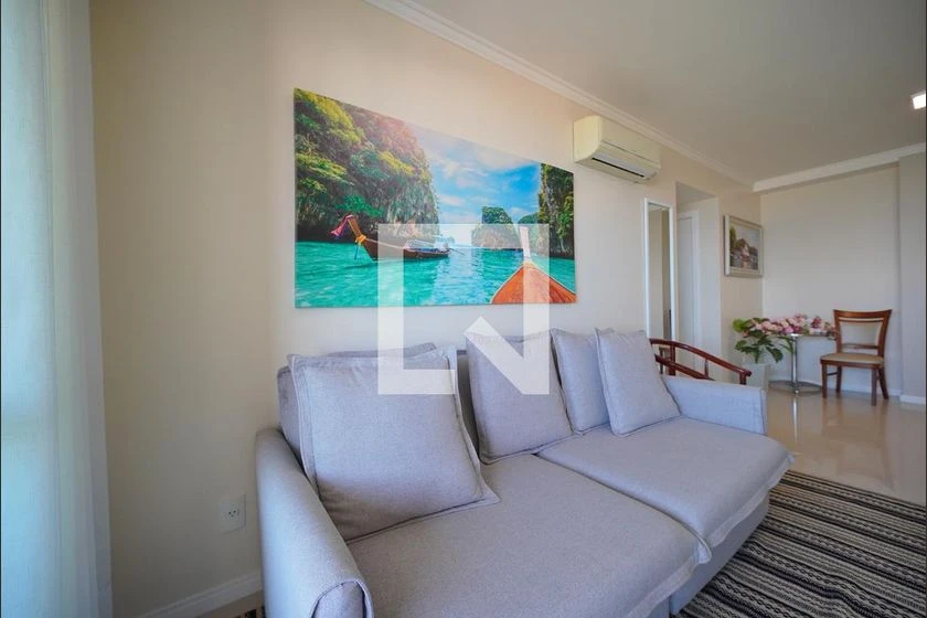 Apartamento mobiliado com 2 quartos e varanda — photo 2
