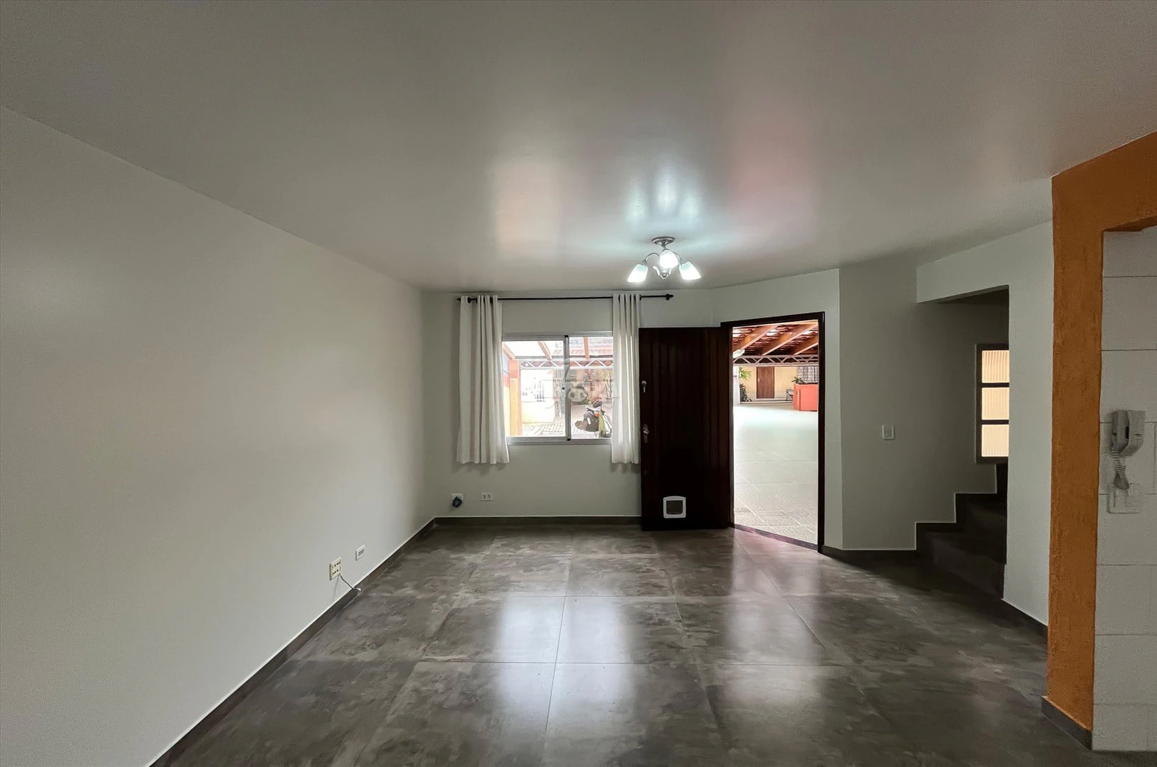 2-bedroom house with a walk-in closet in Curitiba — photo 13