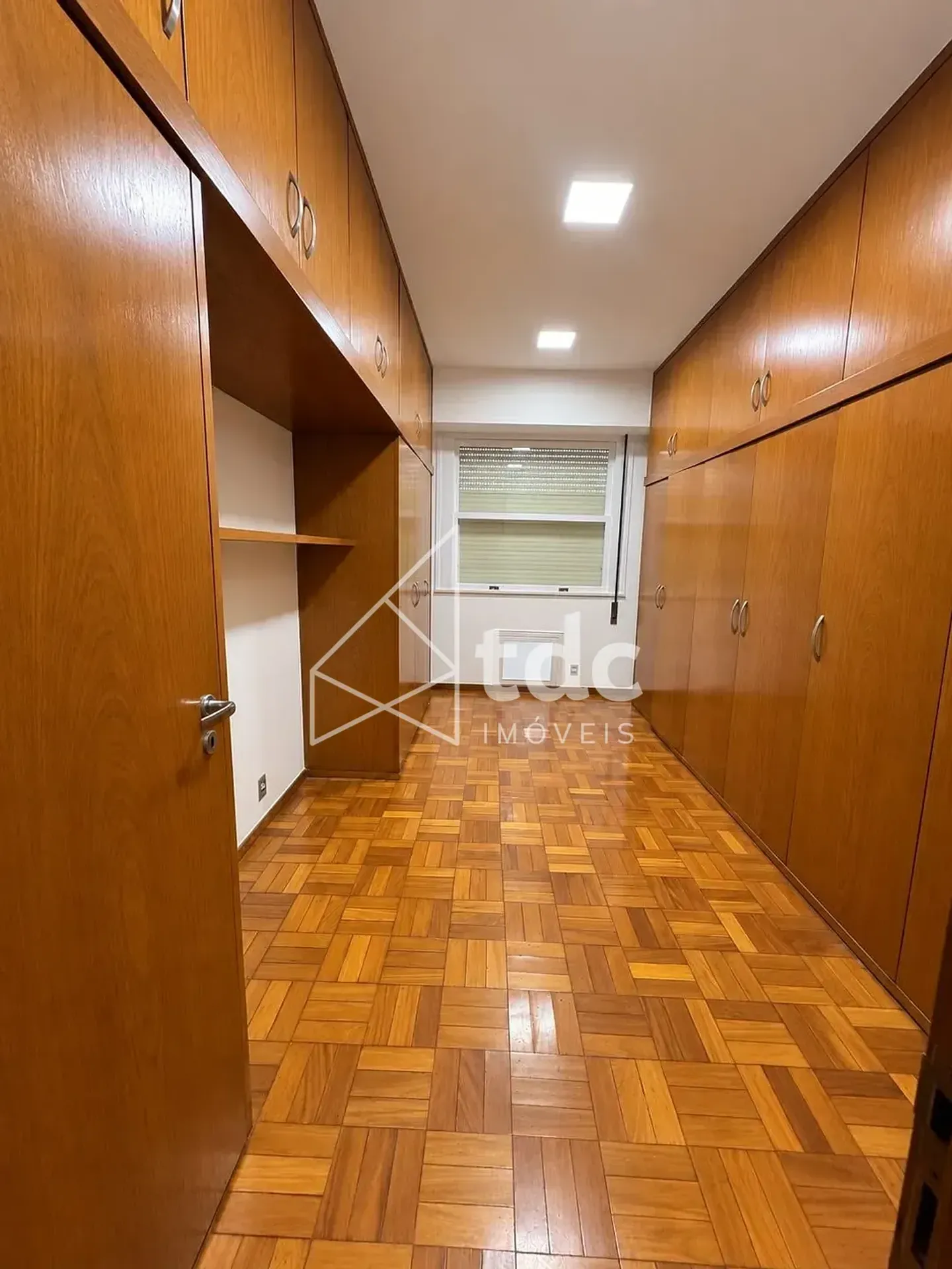 Apartment, 270 m², with floor-to-ceiling windows — photo 2