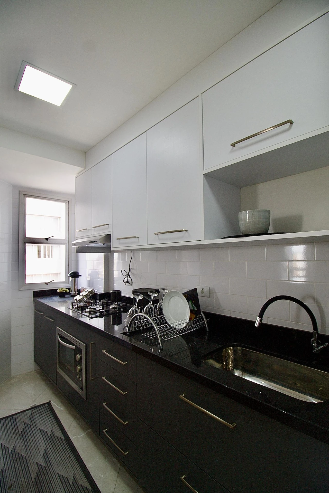 Floor-to-ceiling windows in a 2-bedroom apartment, 100 m² — photo 42