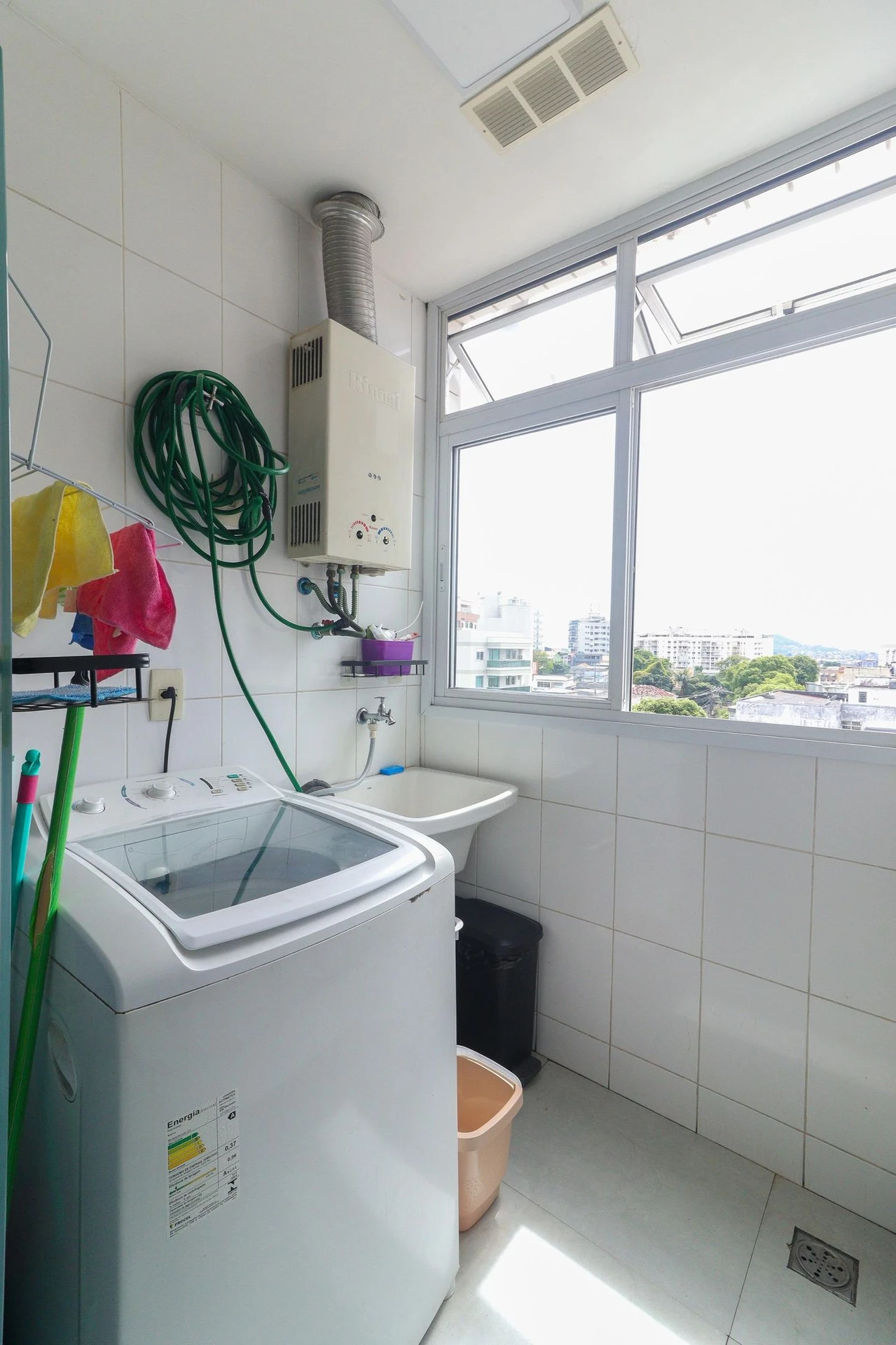 105 m² apartment with a home office and a washing machine — photo 65