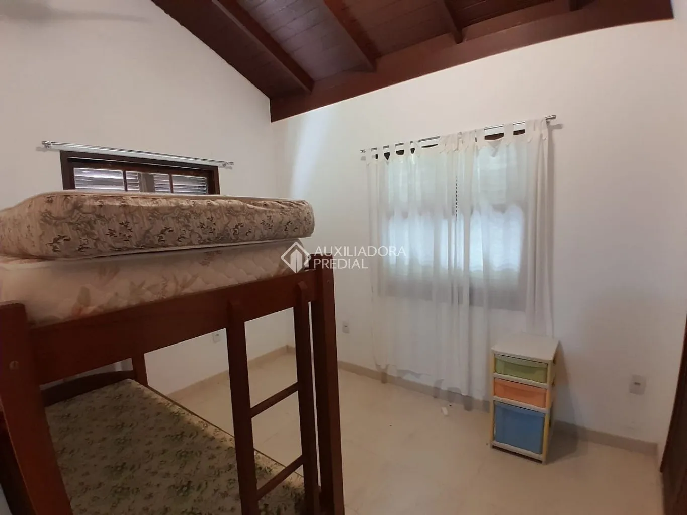 Unfurnished 4-bedroom house with 2 bathrooms and 860 m² — photo 12