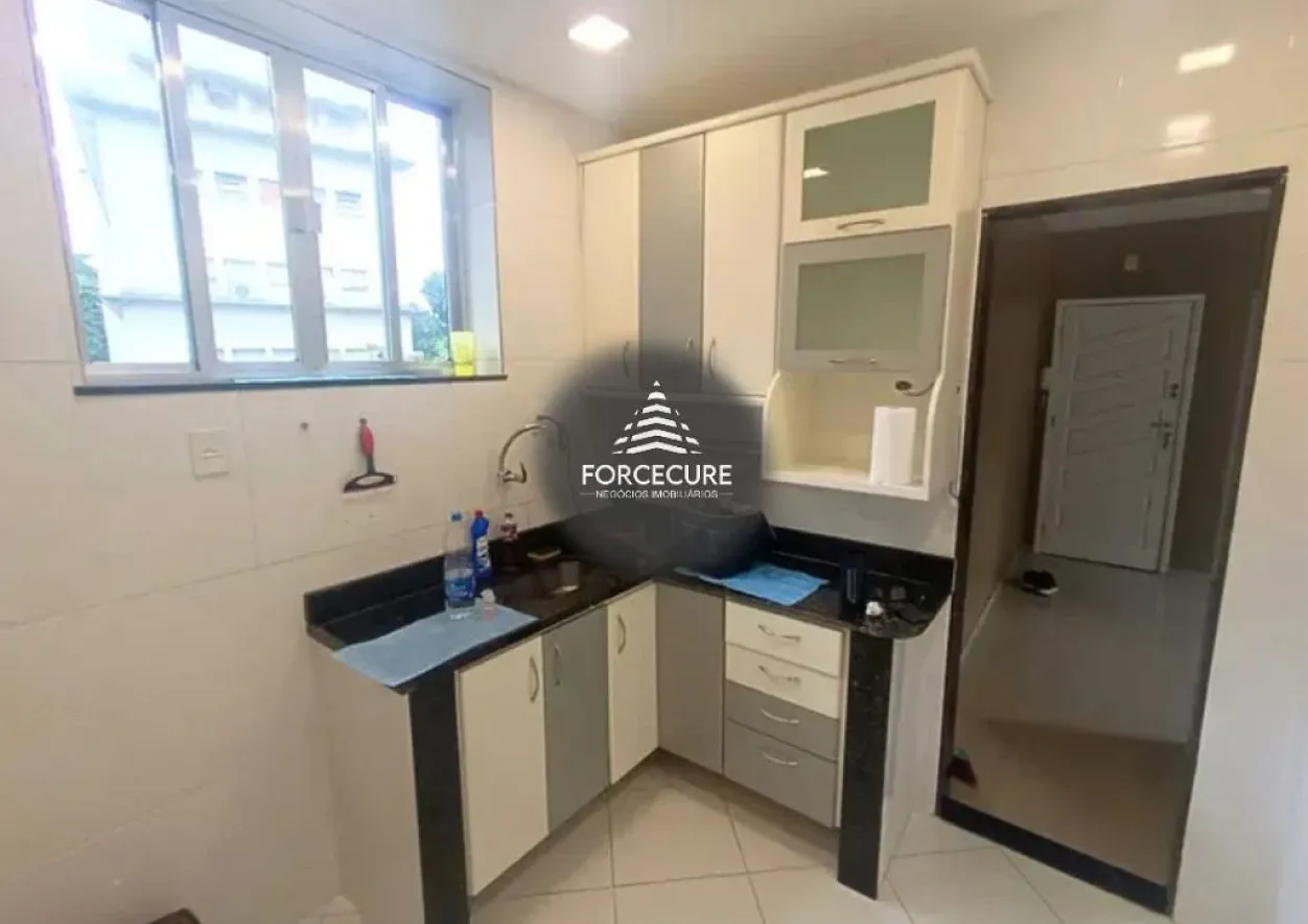 3-bedroom apartment with 3 bathrooms and tile floors — photo 23