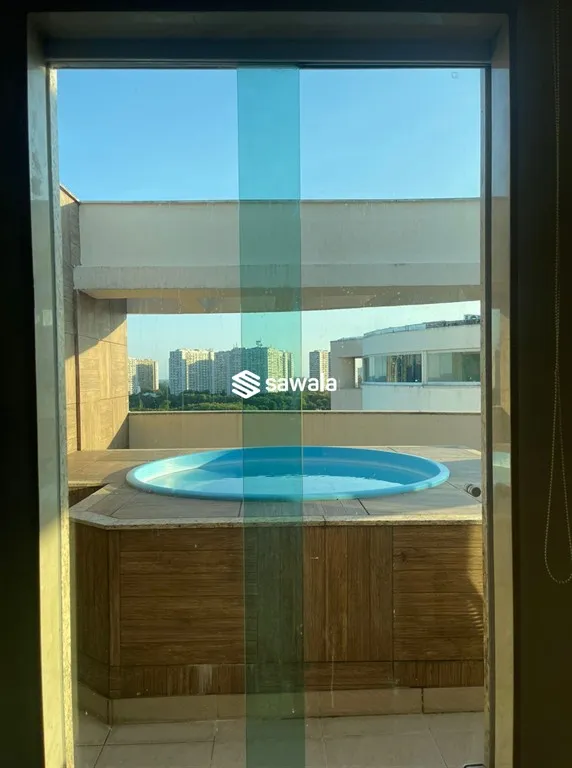 Furnished duplex penthouse with 4 bedrooms and 235 m² — photo 38