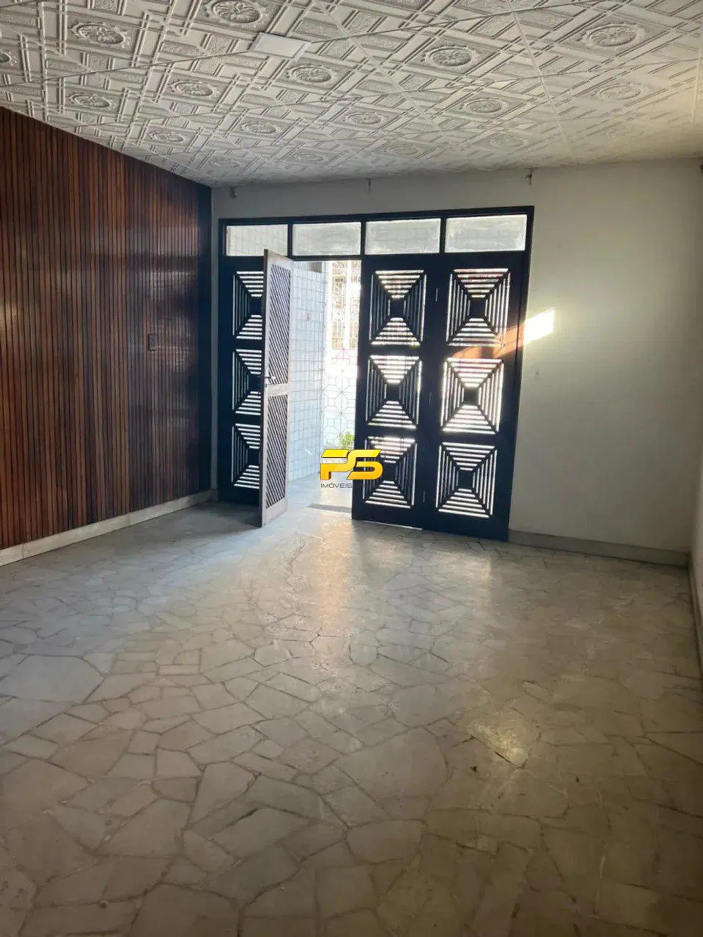 Будинок 406 м² з 3 спальнями та 3 ванними