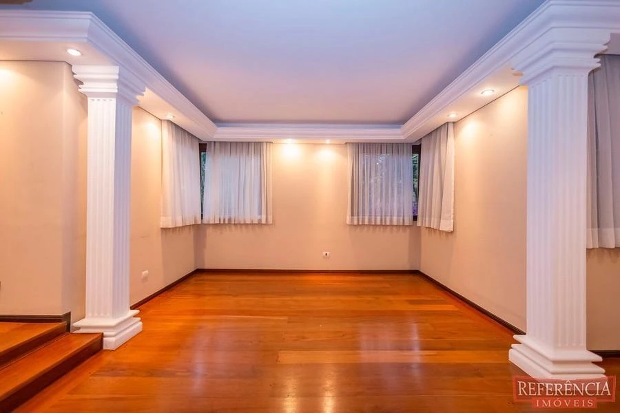 House, 550 m², with a walk-in closet — photo 18