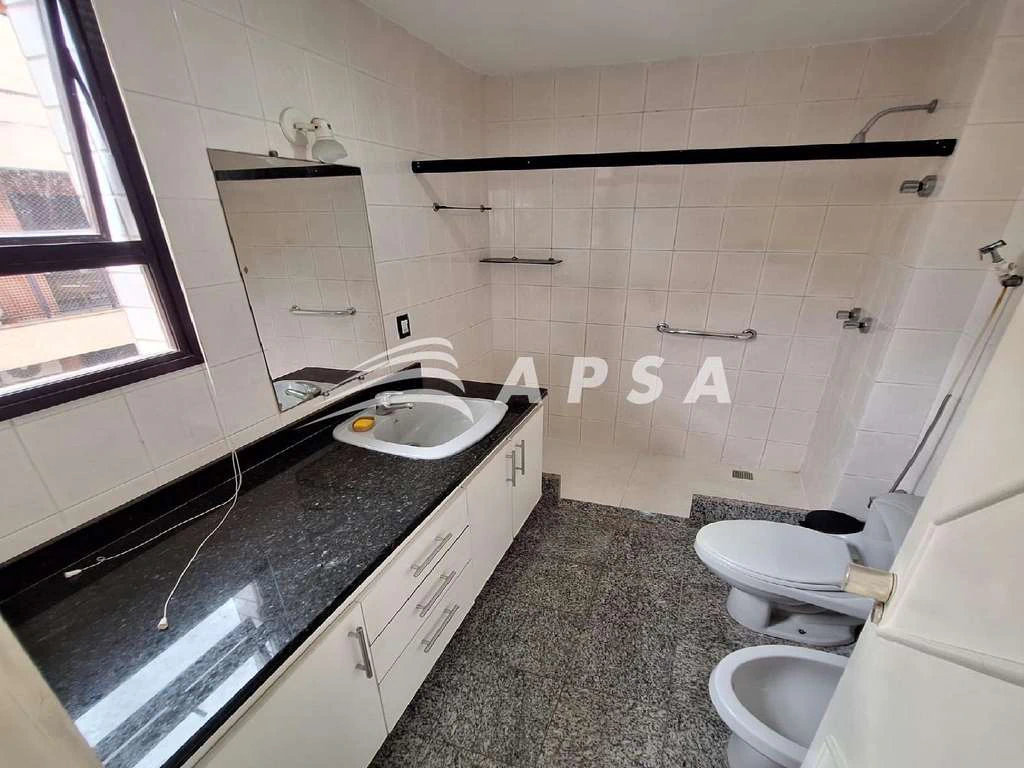 Furnished apartment with 3 bedrooms and 2 en-suites — photo 19