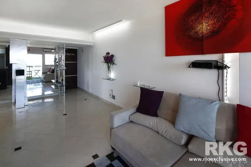 Furnished 2-bedroom apartment with an open-plan kitchen — photo 24