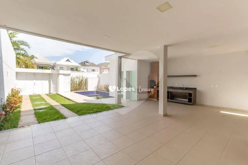 House with 5 bedrooms and a built-in balcony grill — photo 8