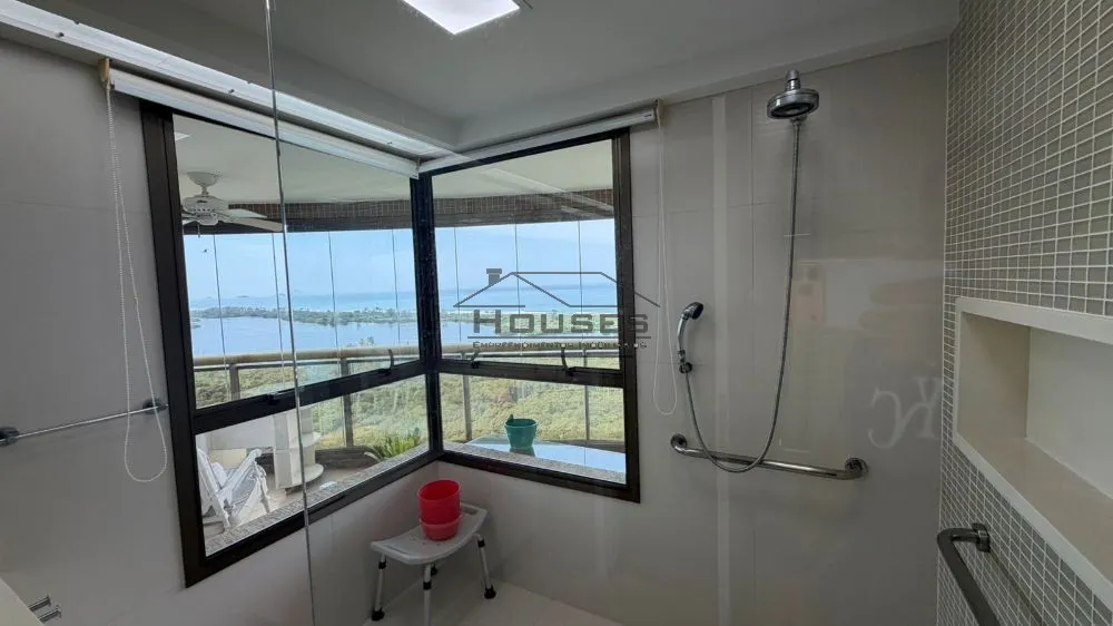 4-bedroom unfurnished apartment with 1 bathroom — photo 29