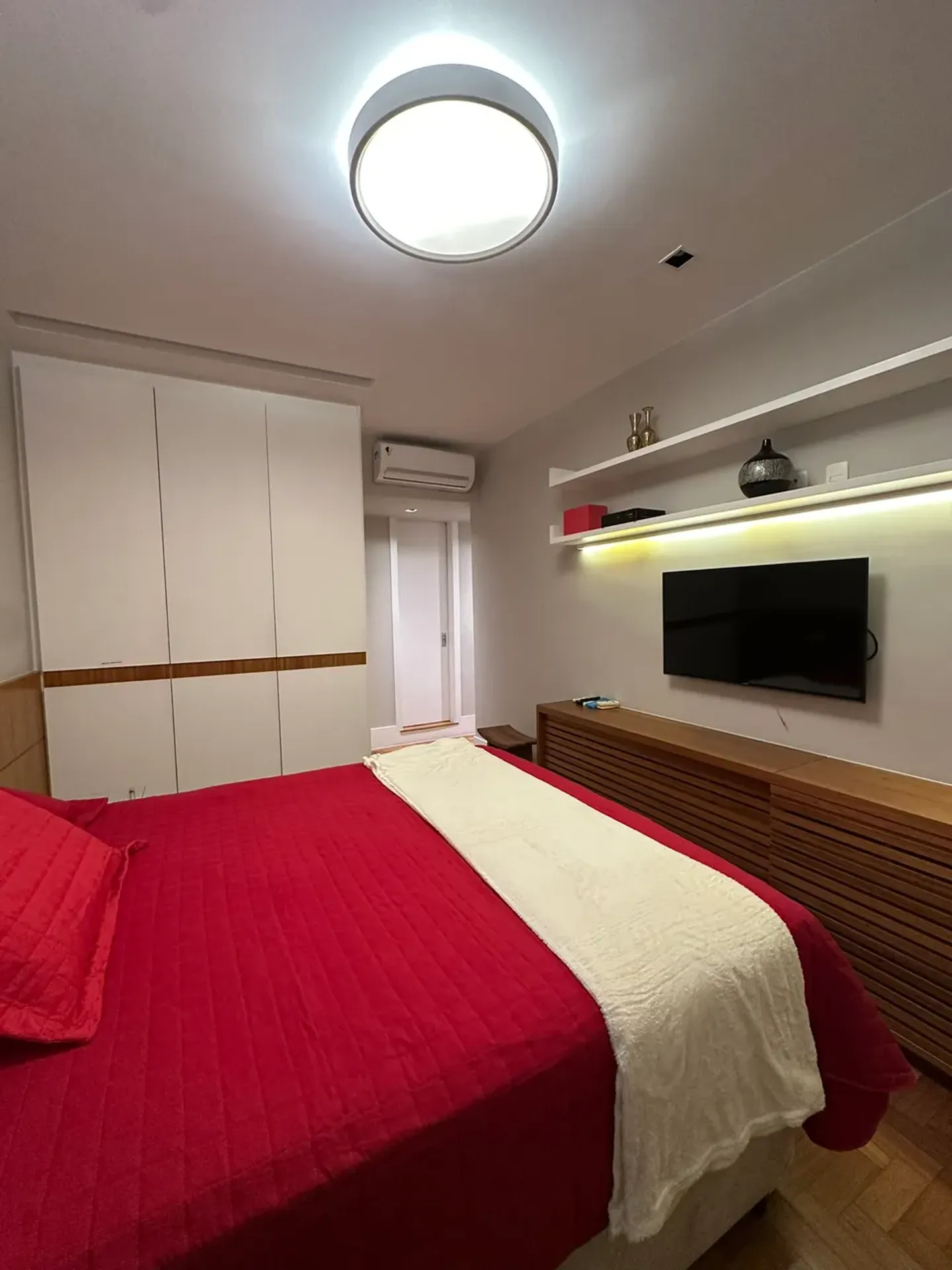 Furnished apartment with 3 bedrooms and 3 bathrooms — photo 43