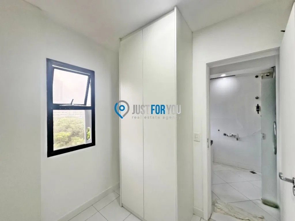 3-bedroom apartment with 5 bathrooms and 370 m² — photo 33