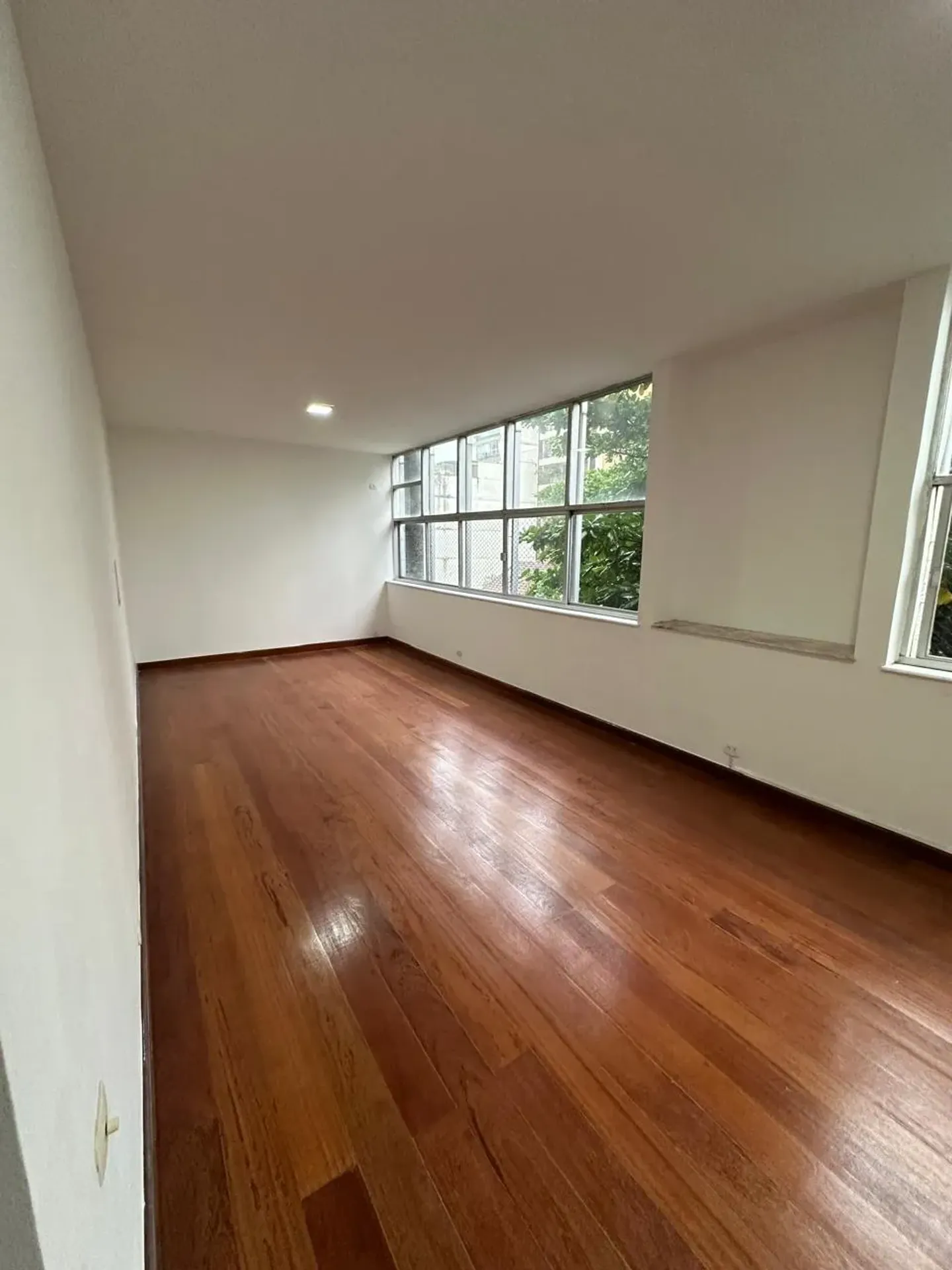 3-bedroom apartment with 4 bathrooms and 1 parking space — photo 4