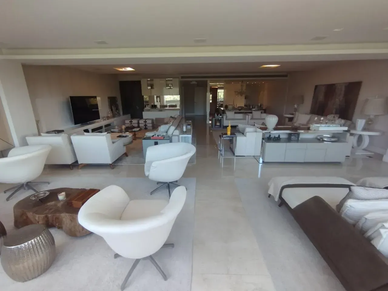 Apartamento sem mobília com 4 quartos e 5 banheiros — photo 9
