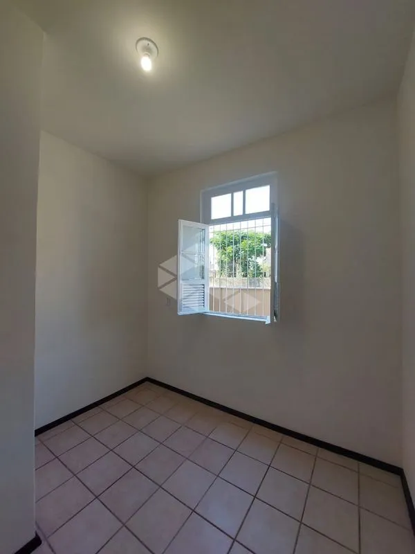 210 m² rental house with 4 bedrooms and a grilled balcony — photo 5