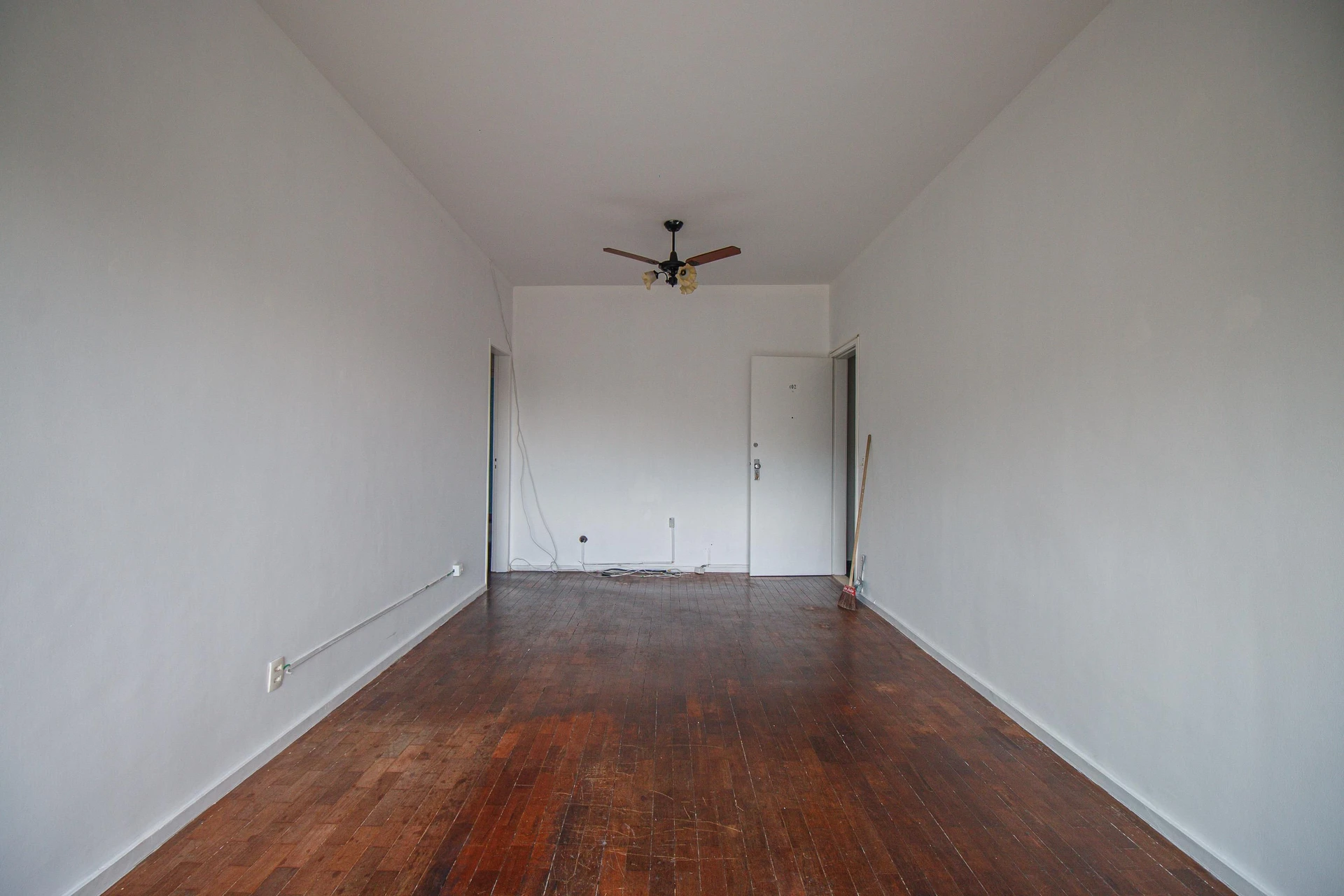 Unfurnished 2-bedroom apartment with 3 bathrooms — photo 16