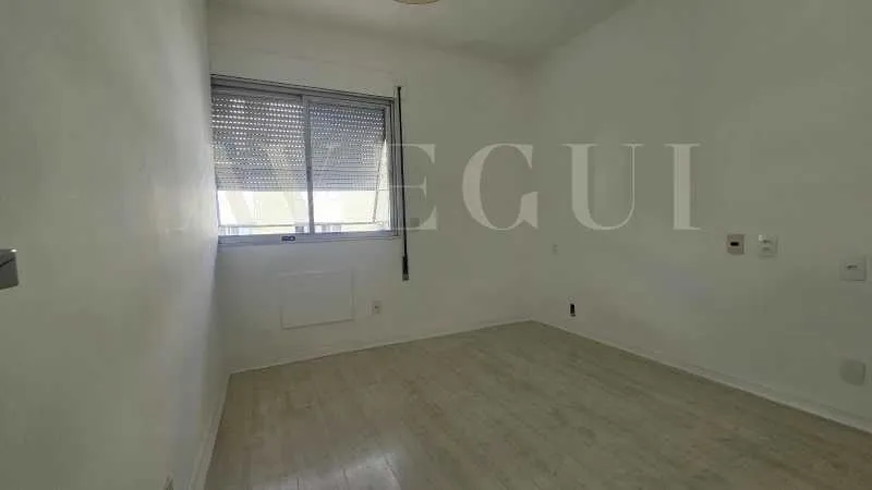 Вид на воду та 4 спальні: квартира 258 м² — photo 16