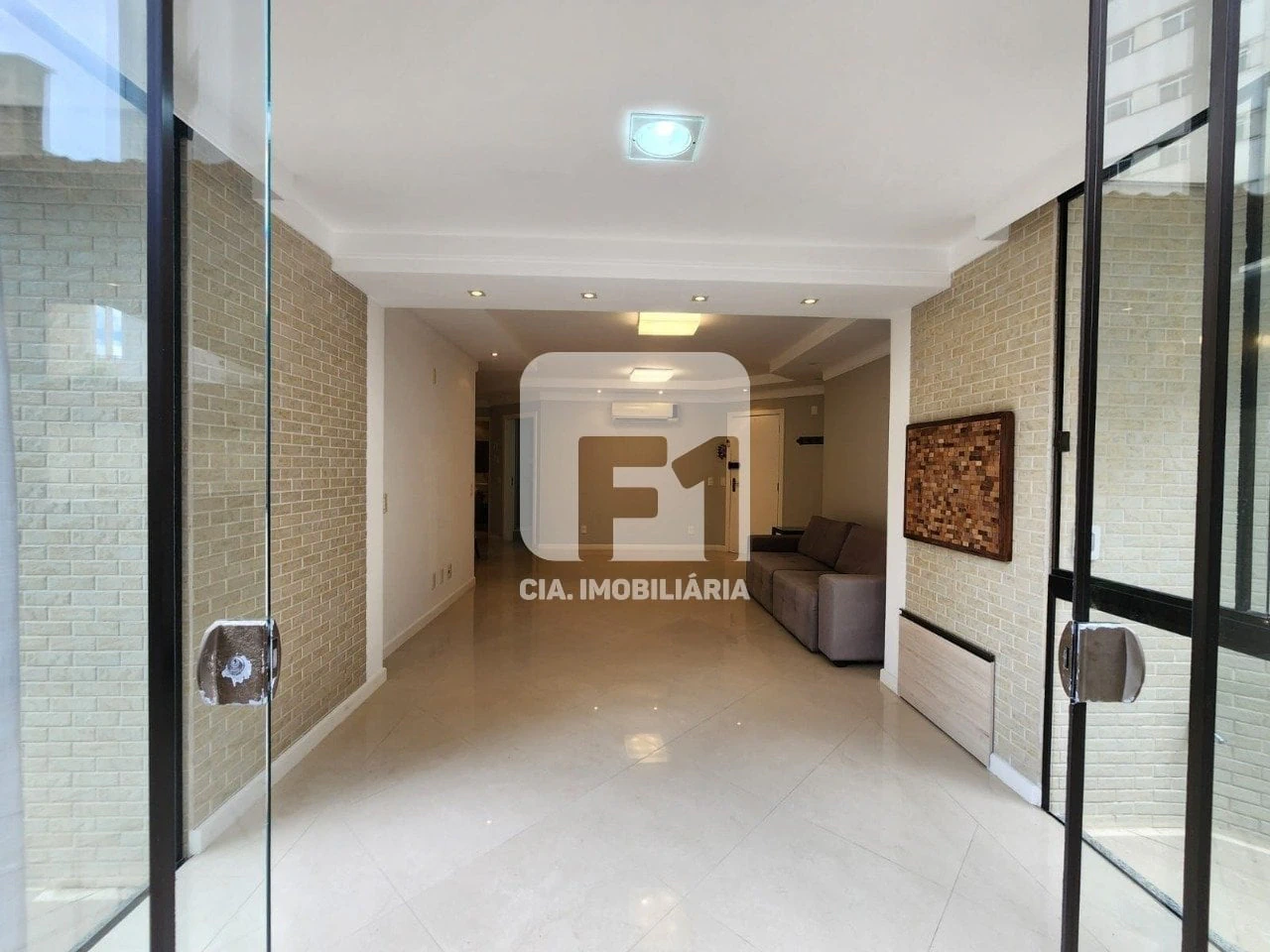 Rental apartment with 4 bedrooms and 5 bathrooms — photo 5