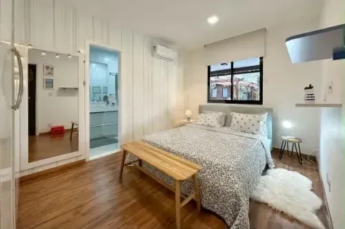 Furnished house with 5 bedrooms and an open-plan kitchen — photo 4