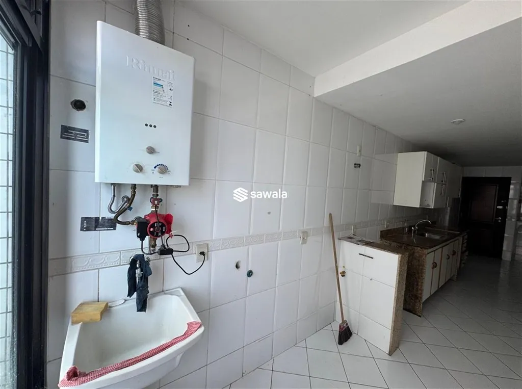 Apartment with 3 bedrooms and a separate kitchen — photo 21