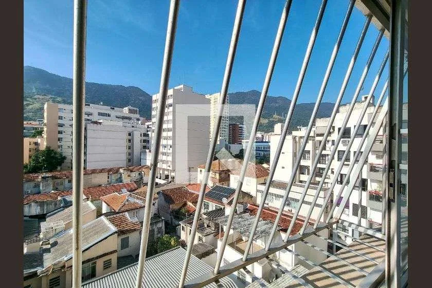 4-bedroom apartment with 3 bathrooms and 128 m² view — photo 4