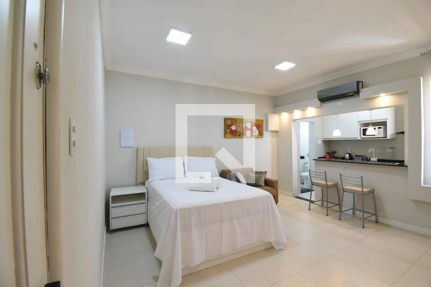 Studio mobiliado com cozinha americana e 1 quarto — photo 4