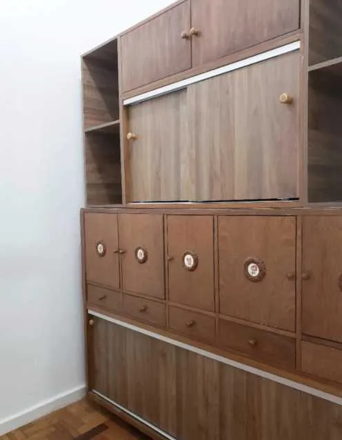 3-bedroom apartment with closed kitchen and laundry area — photo 8