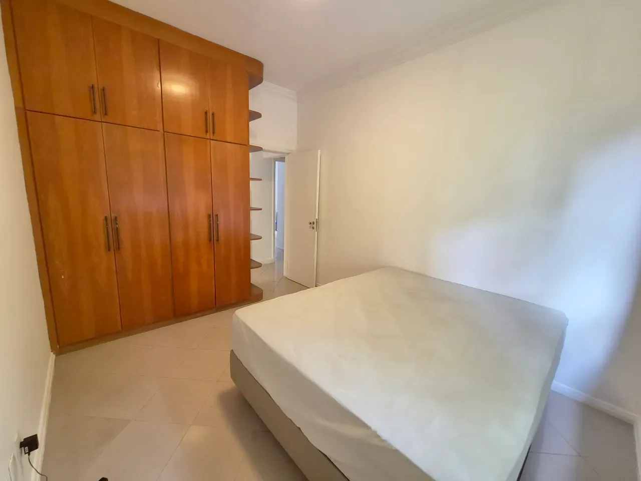 Furnished 120 m² apartment with 3 bedrooms and 3 bathrooms — photo 10