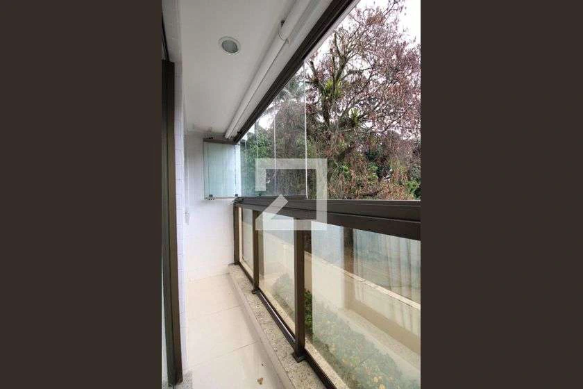 Furnished 2-bedroom apartment with glass balcony — photo 65