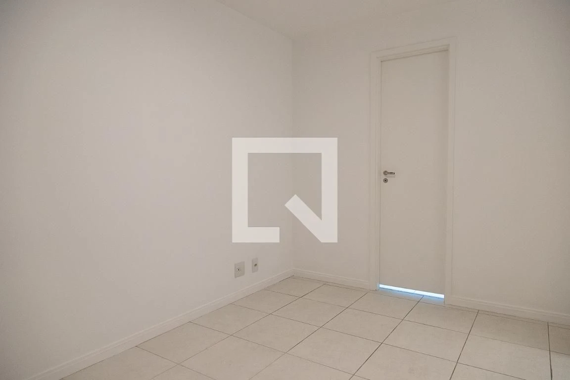 Glass-enclosed balcony in a 2-bedroom apartment, 74 m² — photo 24