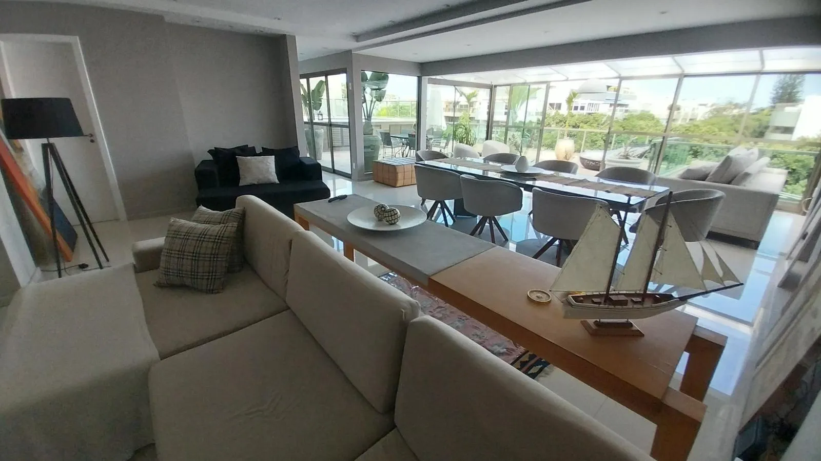 Unfurnished apartment with 4 bedrooms and 5 bathrooms — photo 26