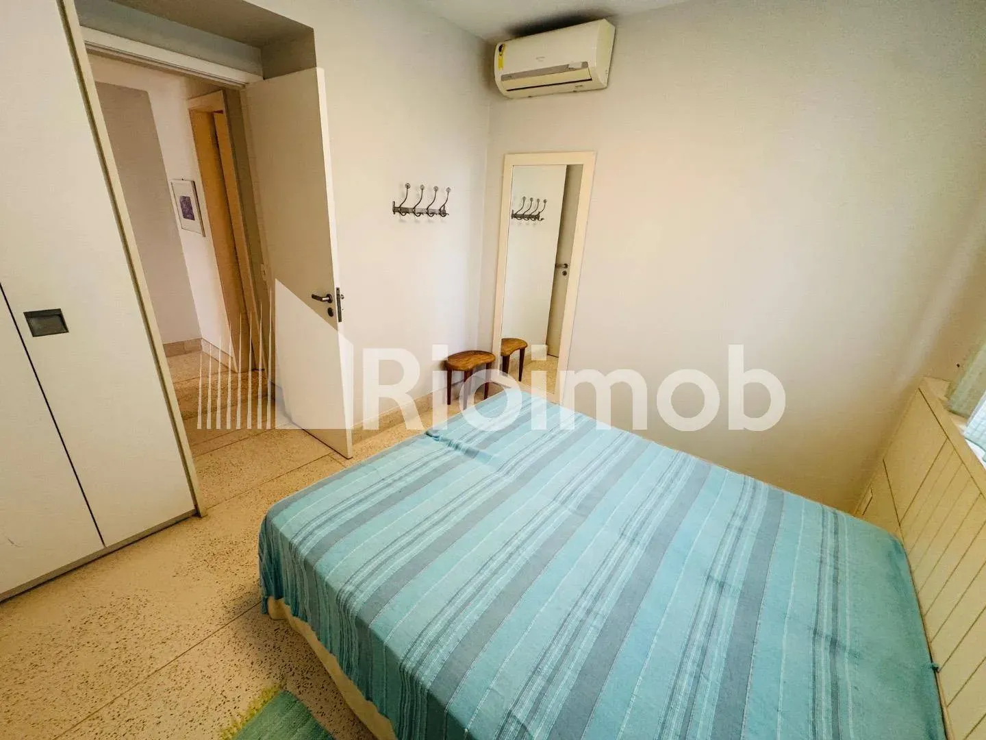 Unfurnished apartment with 5 bedrooms and 5 bathrooms — photo 35