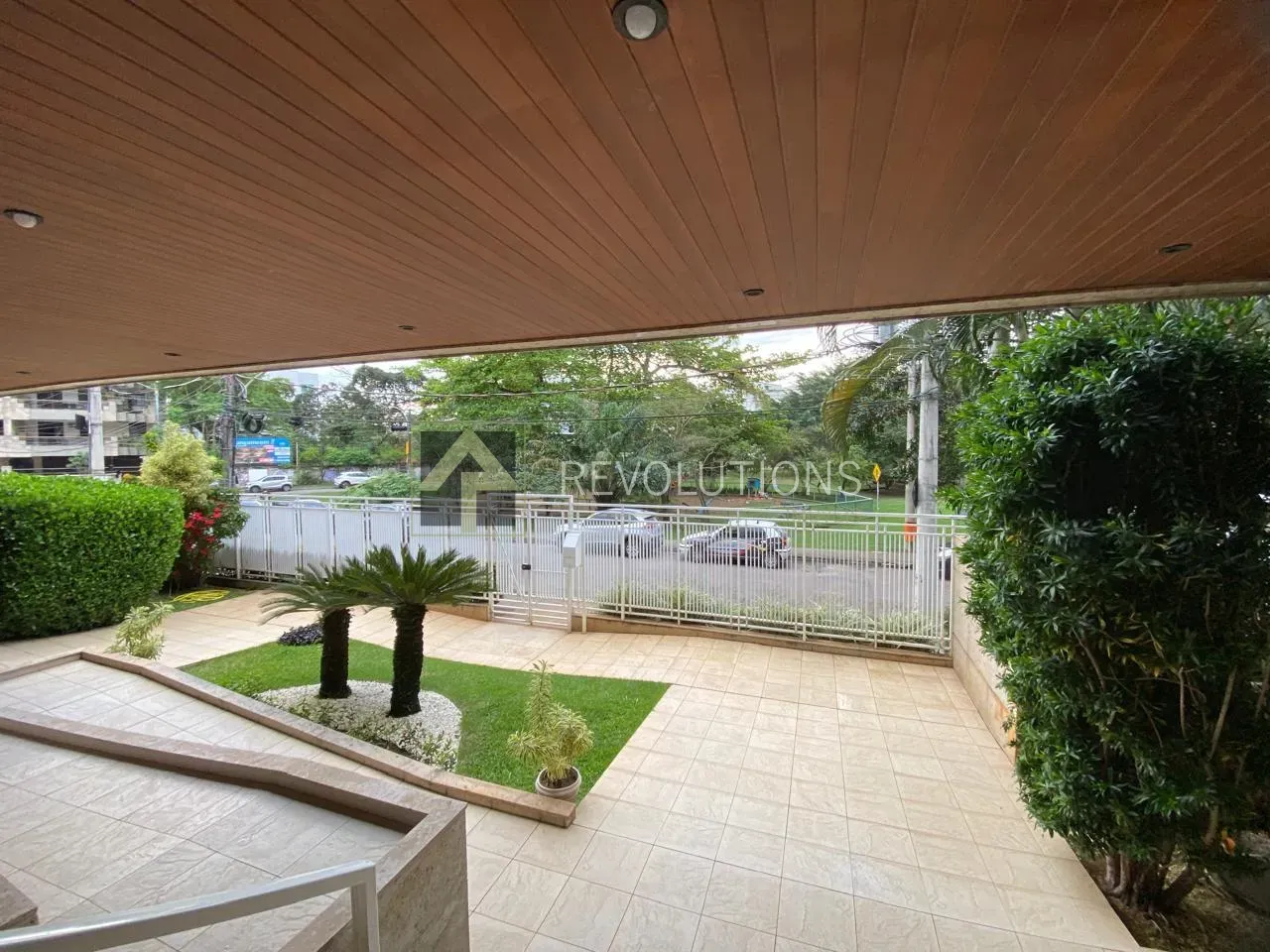Apartamento de 3 quartos com 5 banheiros e cozinha fechada — photo 31