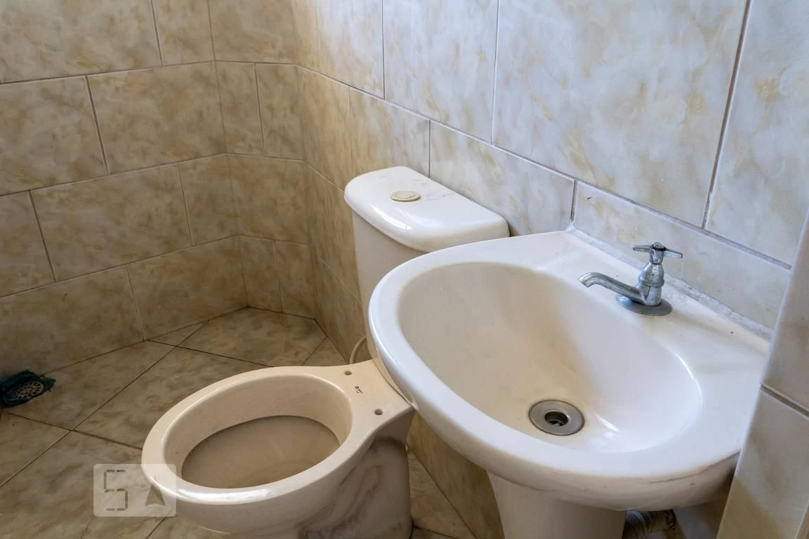 Unfurnished studio with 1 bedroom, 1 bathroom and laundry — photo 19