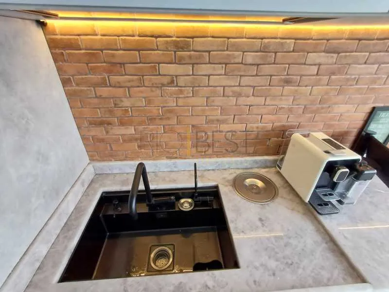 Furnished 3-bedroom apartment with enclosed balcony — photo 7