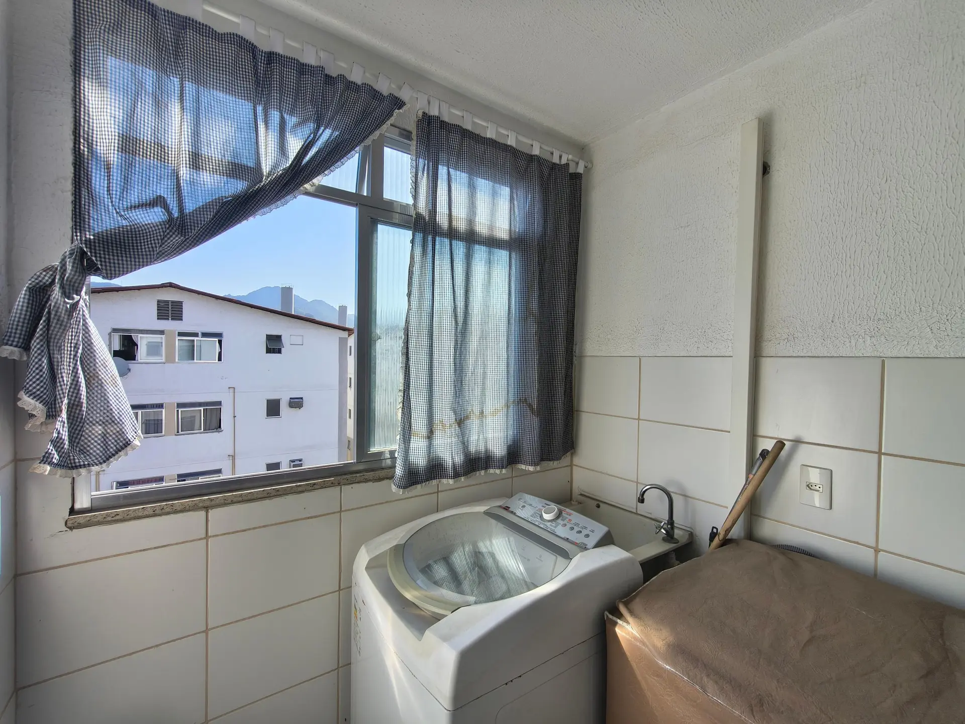 Furnished apartment with gas kitchenette and 2 bedrooms — photo 21