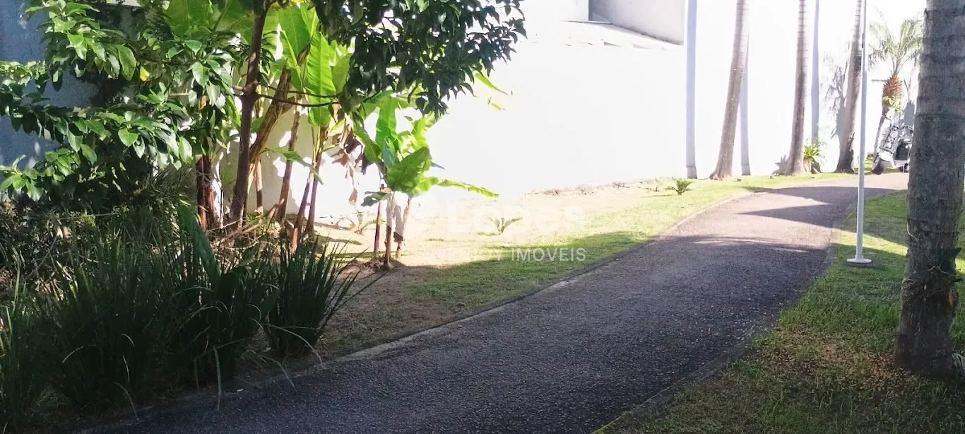 House with 5 bedrooms, 5 bathrooms and separate laundry — photo 36