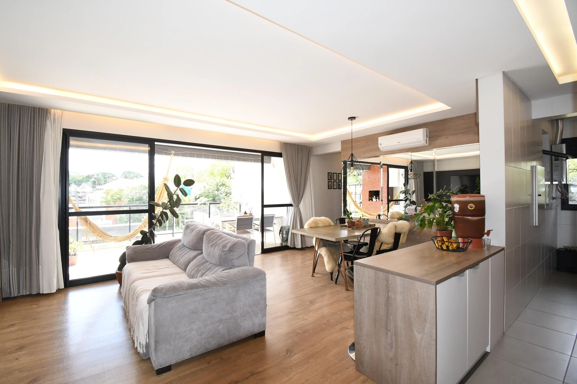 3-bedroom apartment in a building with a gym — photo 10