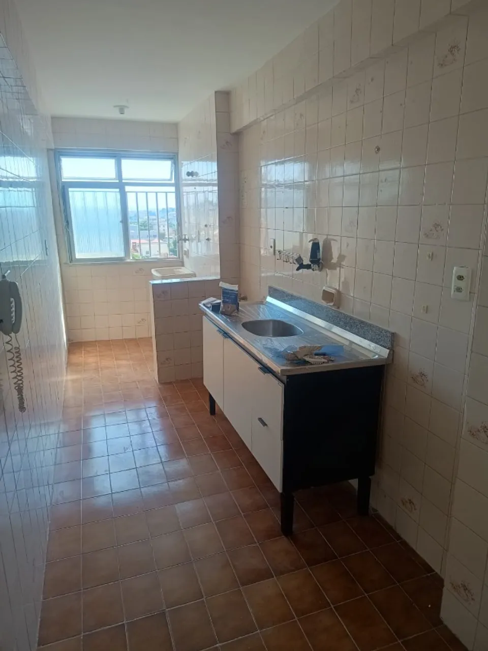 One-bedroom apartment in a building with a gym — photo 2